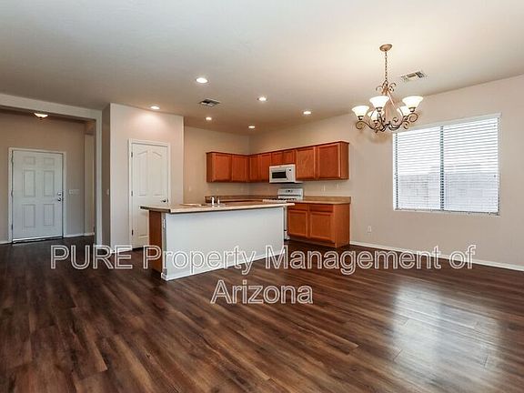 4th image of 6943 S View Ln