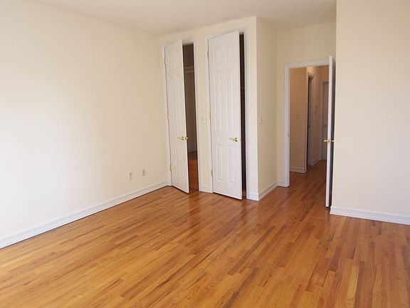 5th image of 725 10th Ave