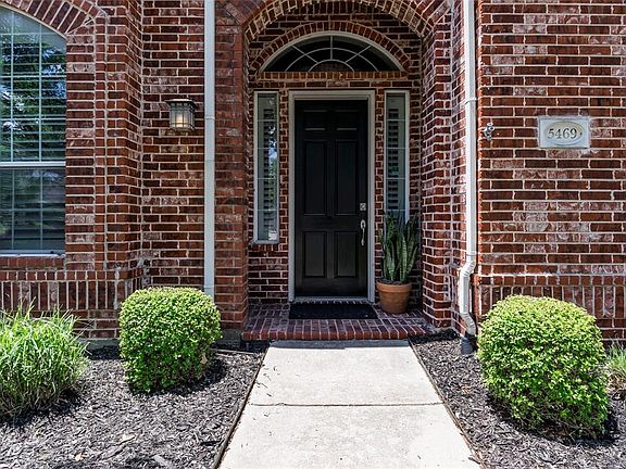 3rd image of 5469 Bay Meadows Dr