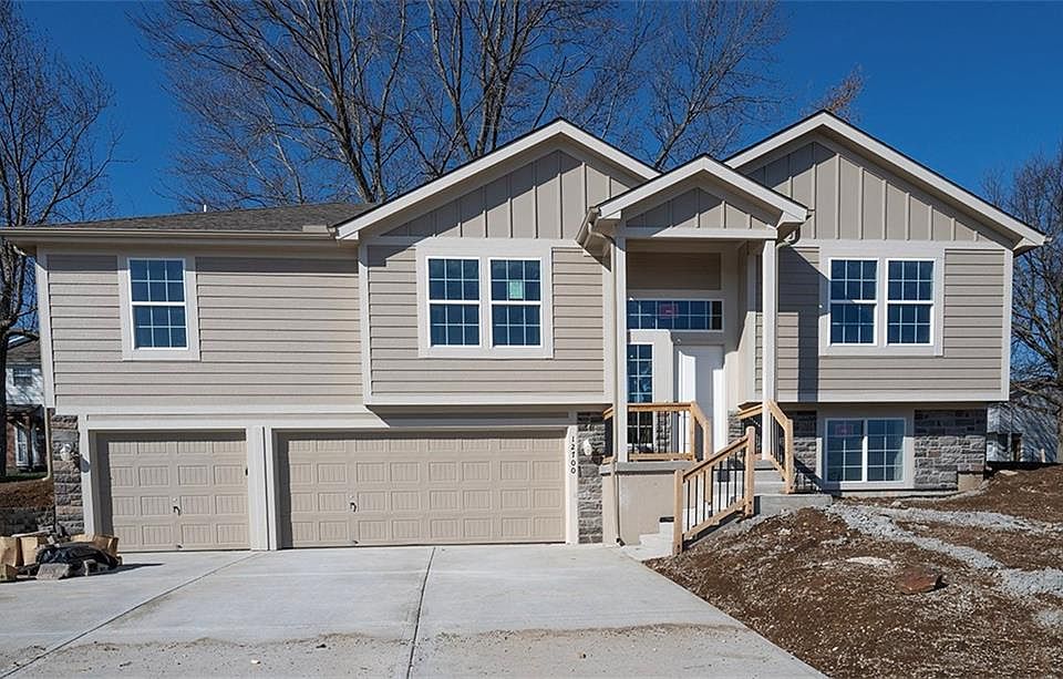 1st image of 12700 Applewood Dr
