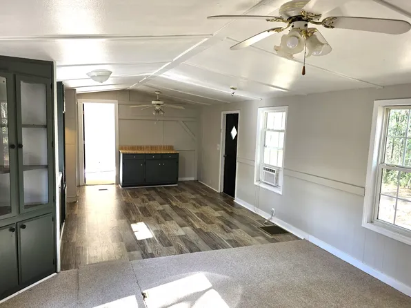 111 Dee St, West Columbia, SC 29170