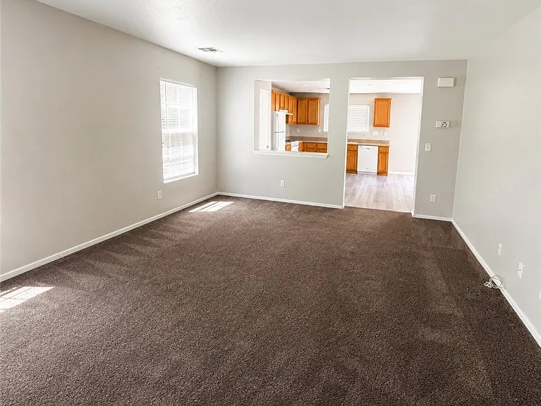 689 Wallington Estate St — Photo 2