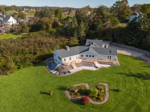 52 Captain Landers Ct, Yarmouth, NS B5A 5Z6