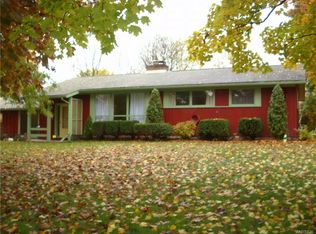 5860 Stone Rd, Lockport, NY 14094