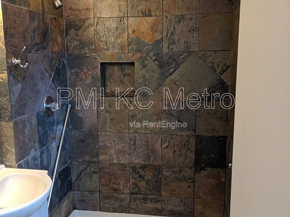 2nd image of 3207 NE 48th Ter