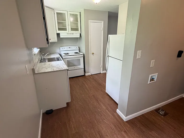 544 Smithfield Ave — Photo 5