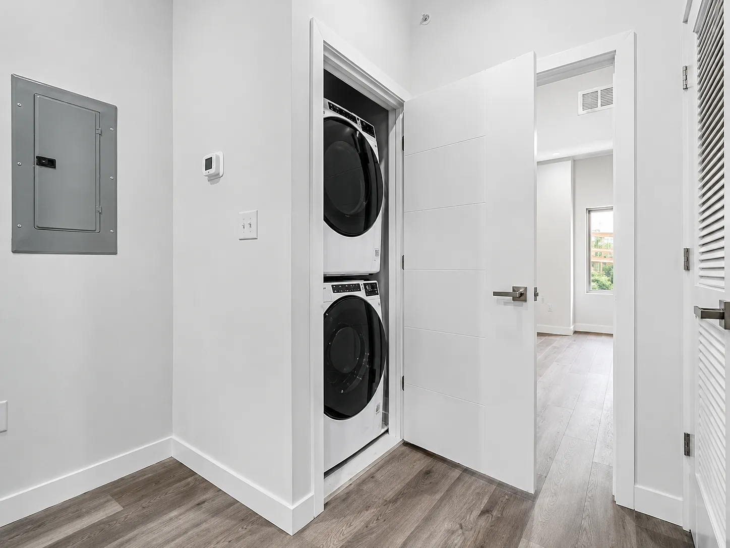 2 bed, $1,695 — Photo 2
