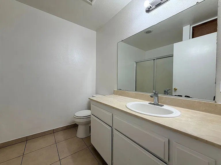 128 E Santa Anna St — Photo 4