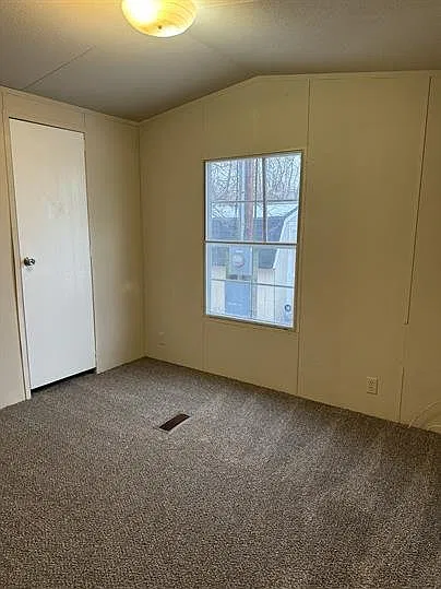 19 Staubs Ct — Photo 4