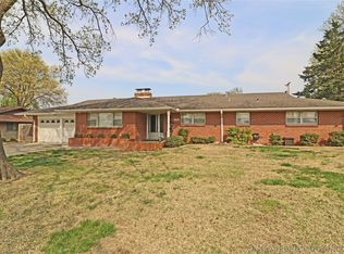 1312 Greystone Ave, Bartlesville, OK 74006