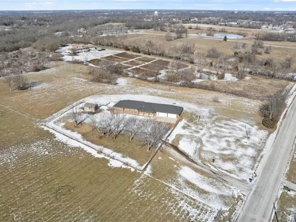 27118 S Blinker Light Rd, Harrisonville, MO 64701