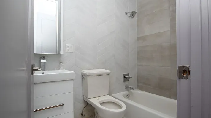 Rented by Nooklyn NYC LLC | media 52