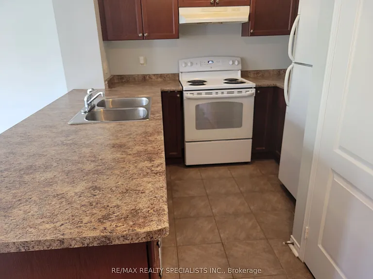 3250 Bentley Dr #6 — Photo 4