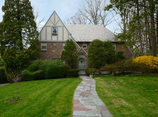 220 Overlook Rd, New Rochelle, NY 10804