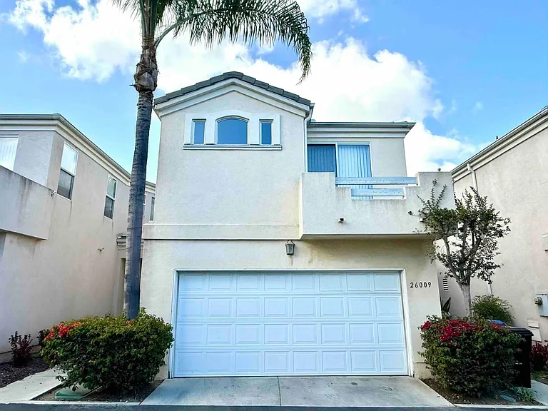 26009 Frampton Ave — Photo 1