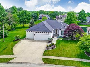 12601 Chapelwood Pl, Fort Wayne, IN 46845