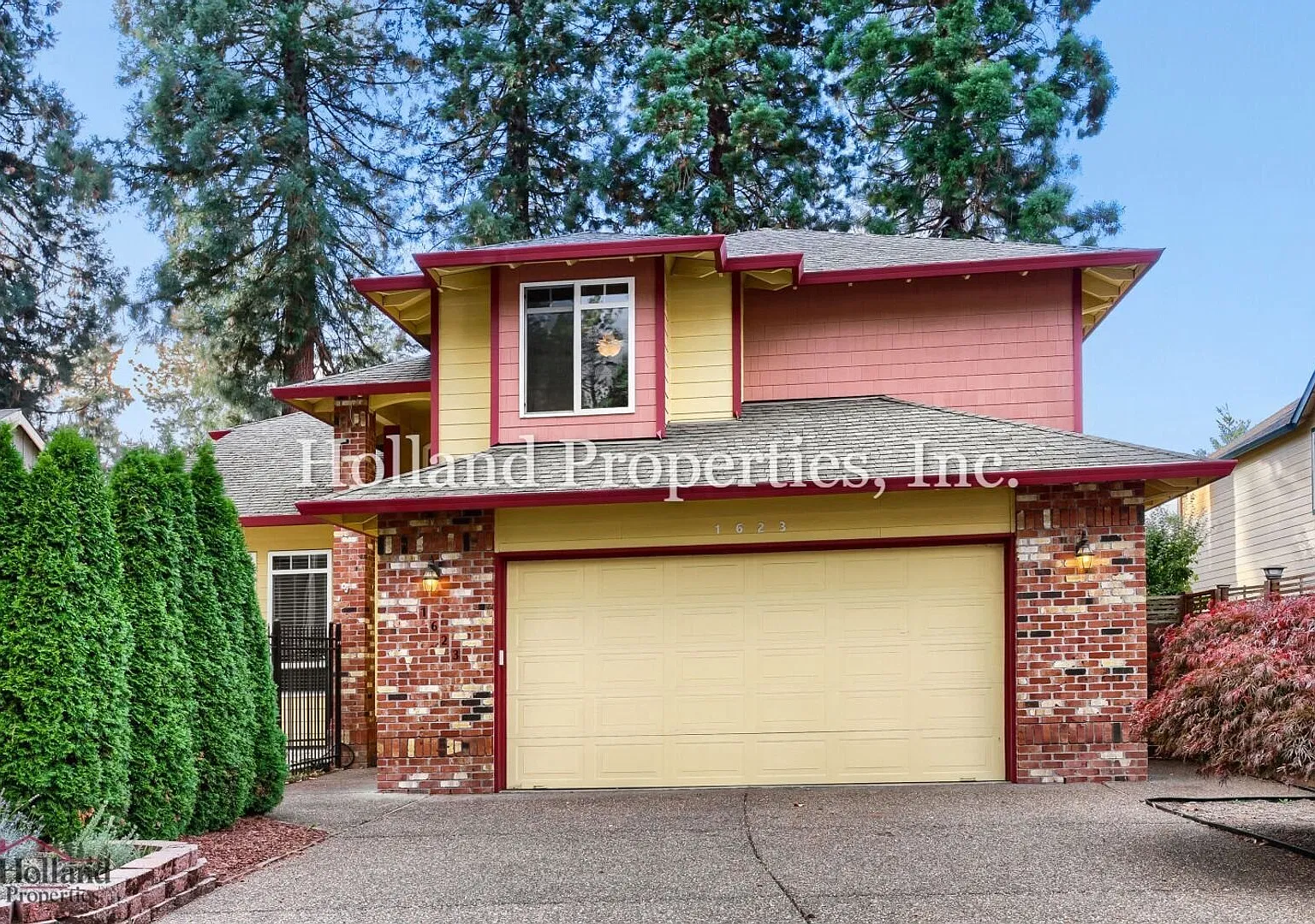 Spacious Beaverton Home with Comfort, Style & Outdoor Living — Photo 1