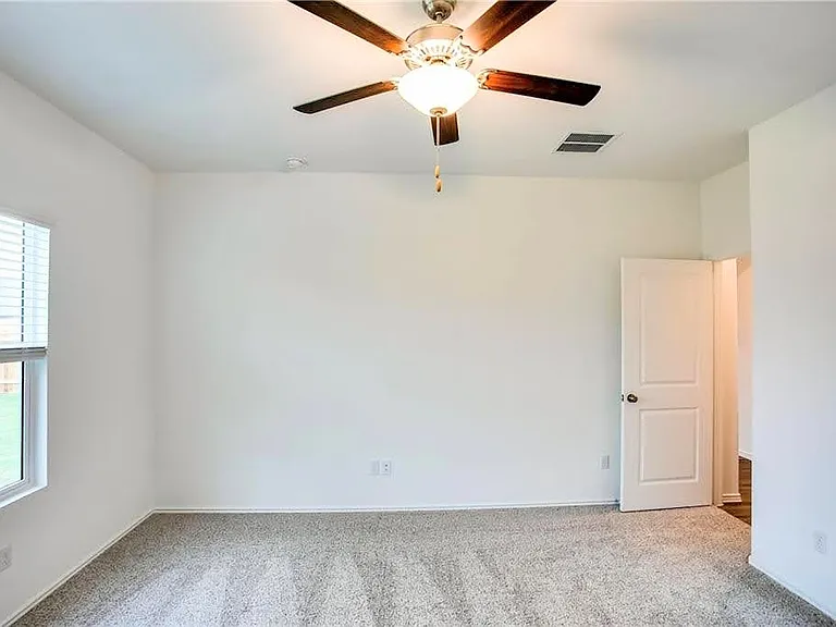 204 Coventry Dr — Photo 21