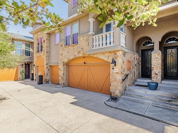 2nd image of 2615 Villa Di Lago Unit 4
