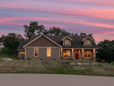 583 Oak Hills Cir, Pella, IA, 50219