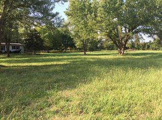 15753 Chieftain Rd, Tonganoxie, KS 66086