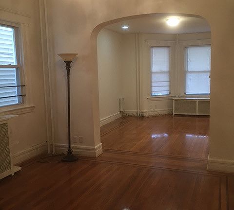 Spacious & freshly painted Dining rm