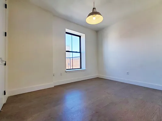 Rented by Sunshine Management Group, LLC | media 6