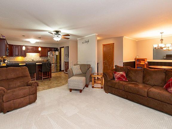 4th image of 520 6th Ave W APT 4
