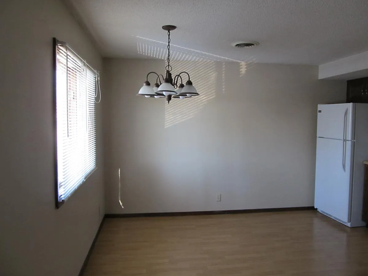 2 bed, 1000 sqft, $850 — Photo 3