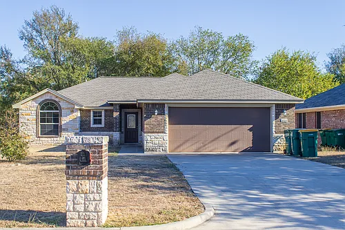 1614 Shady Ln Photo 1