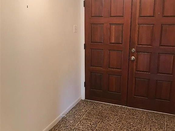 5th image of 2329 Monett Dr