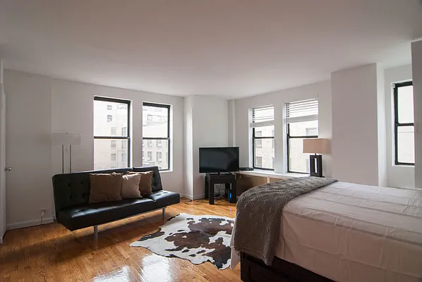 Rented by WAM Partners - William Moses Co. | media 41