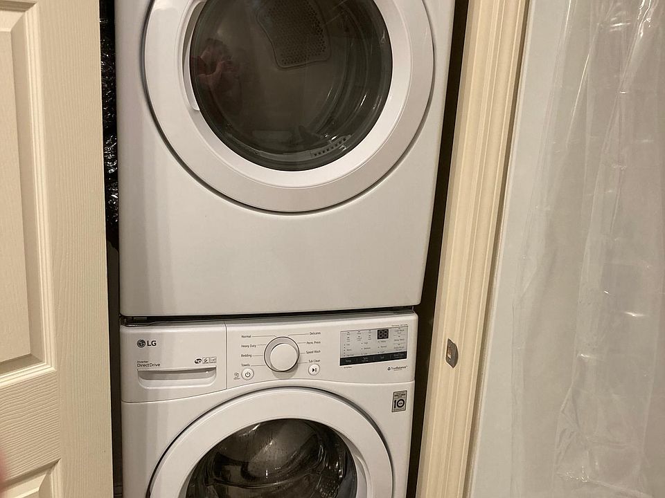 1st image of 10-5100 Emerald Dr #21