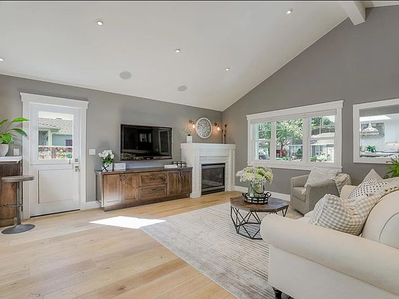 4th image of 588 N Baywood Ave