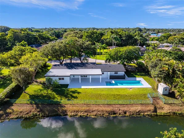 6951 SW 134th St, Pinecrest, FL 33156