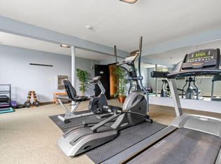 261 Yosemite Cir N APT 303, Golden Valley, MN 55422