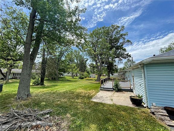 3rd image of 3347 E Leafdale Ave
