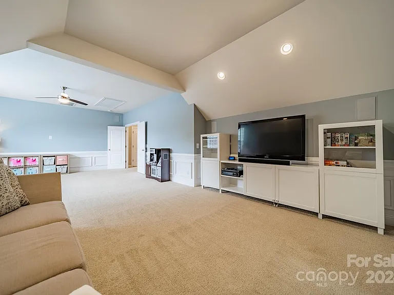 424 Ranelagh Dr — Photo 31