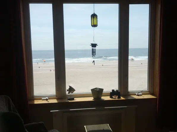 133 Beach 120th St APT 3F, Rockaway Park, NY 11694