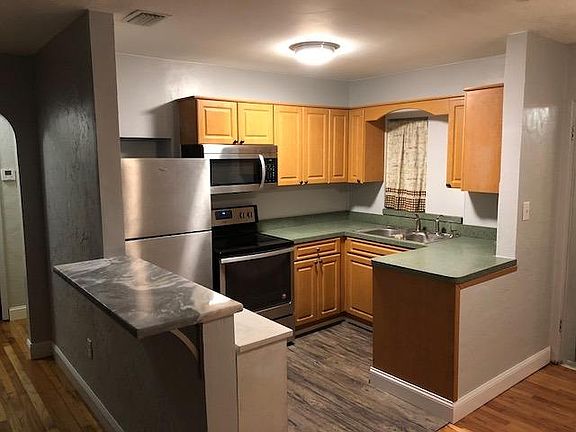2nd image of 730 38th Ave S