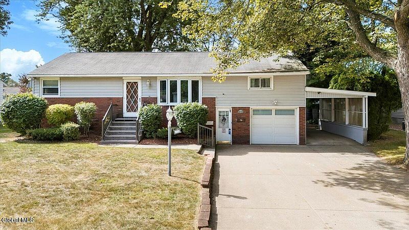 2nd image of 1128 Wavell Road