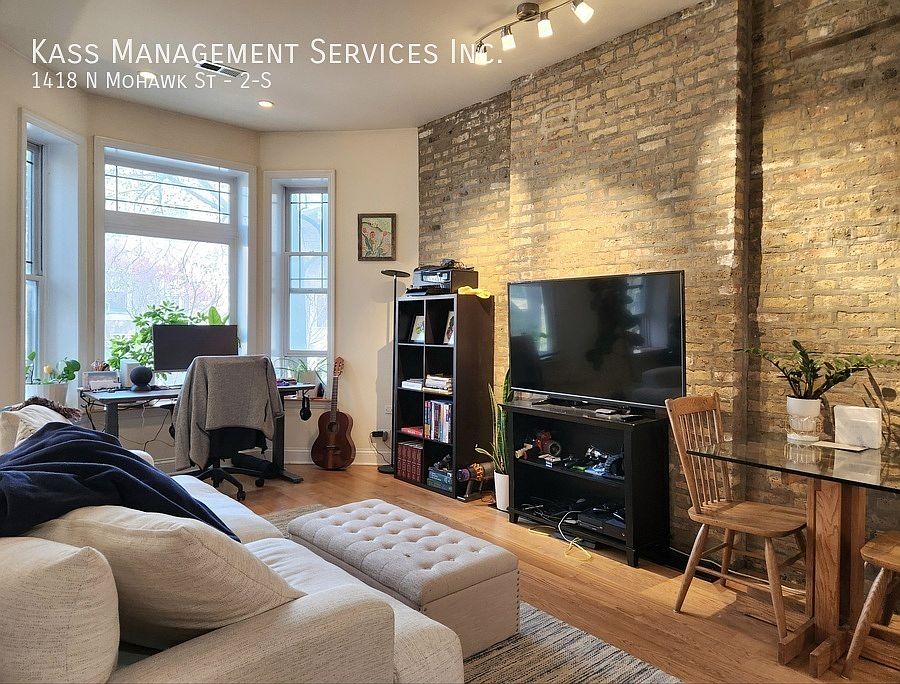 1st image of 1418 N Mohawk St Floor 2