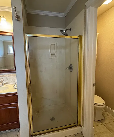 Master shower toilet room