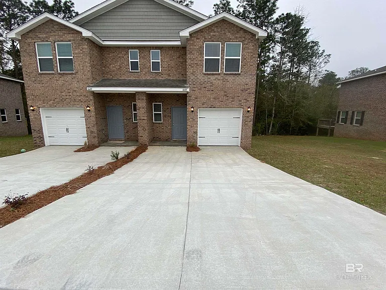 6685 Spaniel Dr — Photo 1