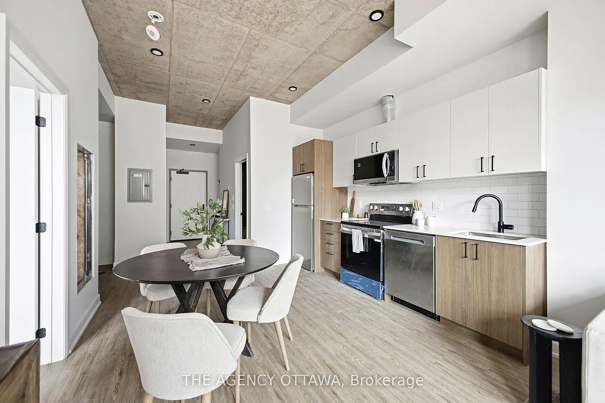 Building Photo - 56 Bayswater Ave #302