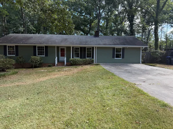 324 Zion Wood Rd, Loganville, GA 30052