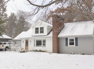 63 Oakridge Dr, Rochester, NY 14617