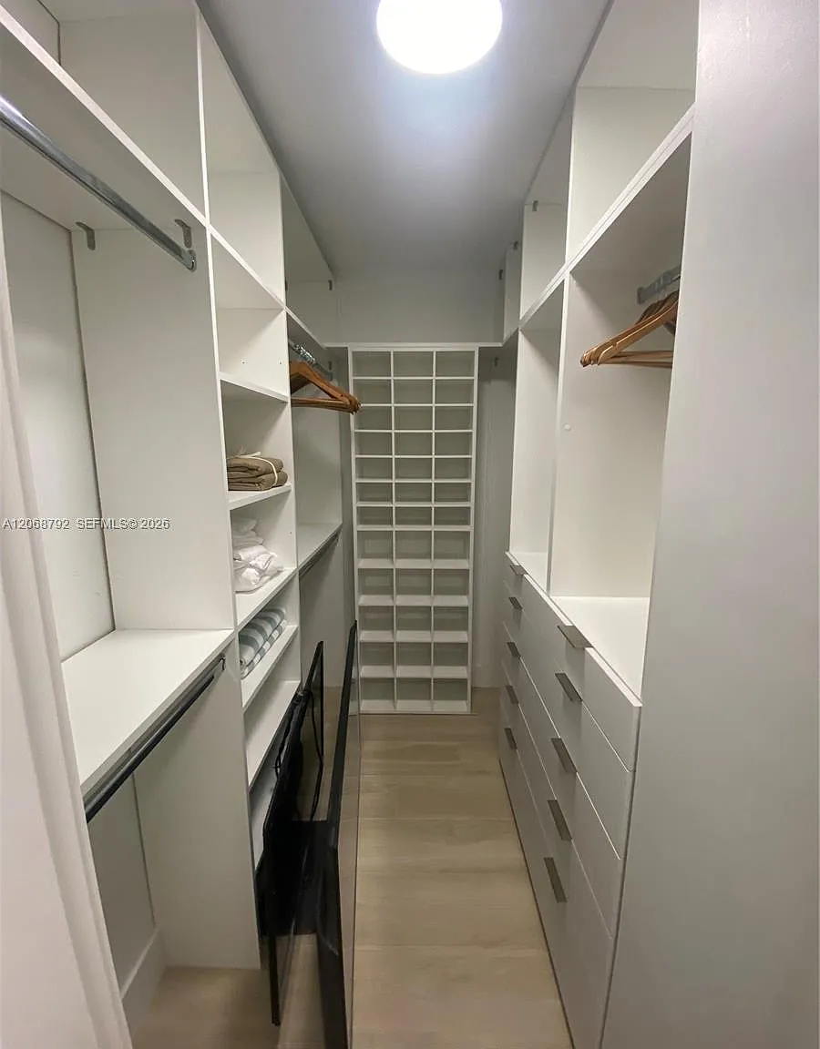 Wave Condo — Photo 4