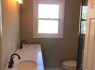 8 Harmon Rd, Mount Holly, NJ 08060