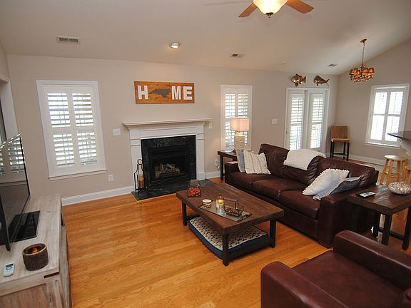 Living Room 16x16